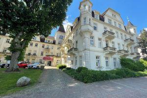 Studio with balcony in a central location, Бад-Ротенфельде