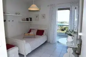 Top Floor 3Bed 2Bath with Stunning 360 View, Рафина