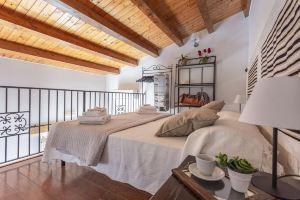 Salomone Apartment 15 with Terrace by Wonderful Italy, Сиракуза