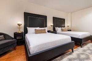4BR Group Space for 16 Near Bourbon St | The Mayfair, Новый Орлеан