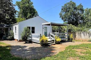 Lovely 3 Bedroom Home Near Downtown Greensboro, Гринсборо