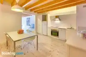 Urban Suites Palma - Turismo de Interior by PriorityVillas, Пальма-де-Майорка