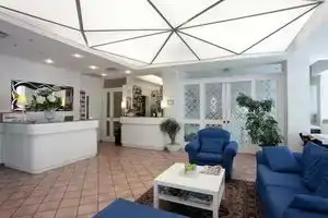 Family Hotel Antibes -50m Dal Mare -, Риччионе