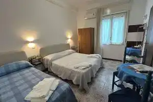 Hotel «Europa», Минори