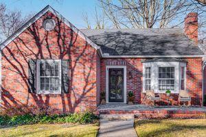 Home in sought after centrally located Lindley Park neighborhood., Гринсборо