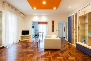 Roomy Family Apartment by Wonderful Italy, Бари