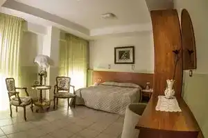 Tourist Hotel, Потенца