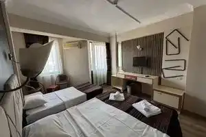 Club ürgenç Hotel, Айвалык
