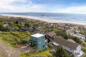 Blue Horizon by AvantStay Panoramic Views of the Ocean w Entertainers Patio, Рокуэй-Бич