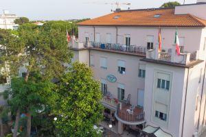 Palace Hotel Domus Mea Riccione, Риччионе