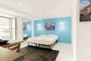 Luxury House, Неаполь