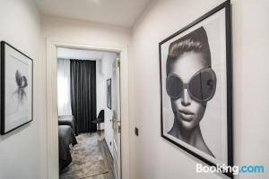PR - Stunning Flat Front Line Beach Puerto Banus, Марбелья
