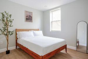 Stylish Minimalist Stay in City Center, Филадельфия
