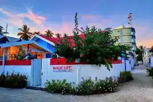 Magic Life Guest House, Фелиду
