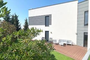 4-bedroom villa in fabulous Novalja with WiFi, fitness room, AC, Новаля