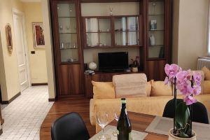 Casa De Pellegrin Bellagio Lake Como<br>Apartment in the historic village of Bellagio, Белладжо
