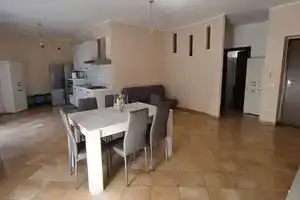 Vacation home 900 meters from the sea, 30 minutes from Naples airport, Мондрагоне