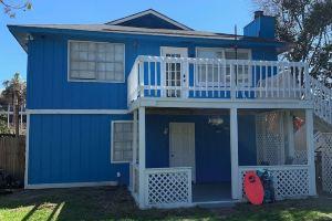 Charming 2-bedroom 2-bathroom house in brilliant Tybee Island with AC, WiFi, Тиби-Айленд