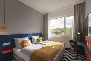Holiday Inn - the niu, Form Stuttgart Feuerbach, Штутгарт