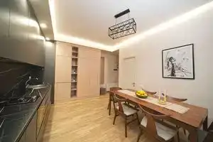 Deluxe 2-bedroom Apartment next to Seasons Park by SWEET HOME, Ереван