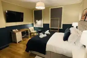 Eurobar & Hotel, Оксфорд