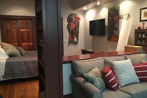 Night Owl 4N DOWNTOWN (optional paid parking upon request), Юрика-Спрингс