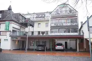 Platzhirsch Hotel, Бонн