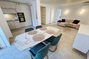 Luxury air-conditioned apartment, balcony & parking lot, Ницца