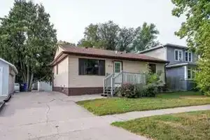 Comfortable 4 bedroom - 1 block from NDSU & minutes to Downtown Fargo!, Фарго