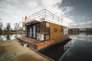 Schönes Hausboot in Höxter, Хёкстер