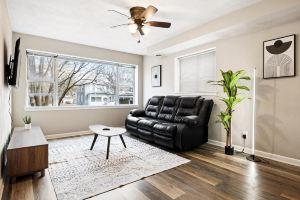 Chic and Comfortable 1BR Apartment near Bradley U, Пеория
