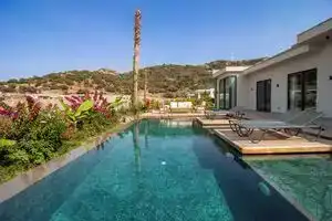 Villa Loca, Ялыкавак