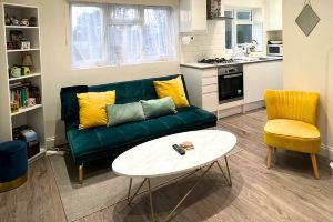 Stylish Cosy Flat in London, Лондон