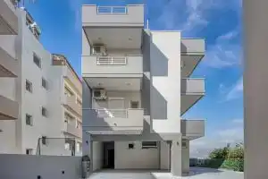 Cozy 1-Bedroom Boutique Apartment with a Patio, Амудара