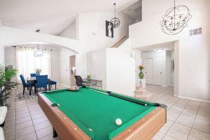 Chic Vegas House w/Game Room + BBQ, Лас-Вегас