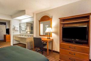 Quality Inn & Suites at Tropicana Field, Сент-Питерсберг