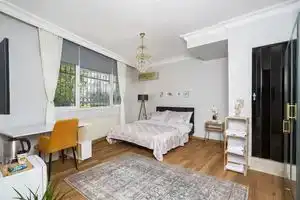 8 Rooms House, Измир