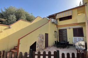 Cozy vacation home ideal for families, Капотерра