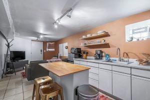 Cozy & Colorful garden unit in Logan Square, Чикаго