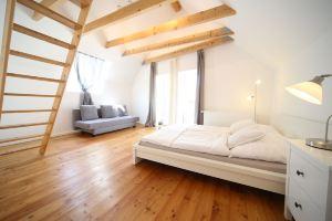 "Hofhaus": Cozy little house with Mediterranean courtyard & garden in Mainz, Майнц