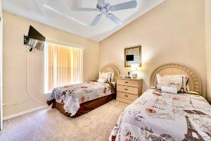 Inviting Pool and Exciting Game Room - Gorgeous Retreat, Киссимми