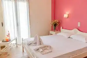 Almyra Apartments & Suites, Сфакаки