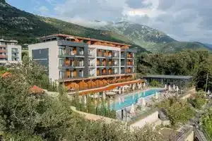Montenegro Lodge, Котор