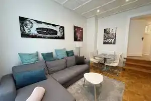 Chic terrace apartment with private parking space Box spring bed TV WLAN in Leipzig, Лейпциг