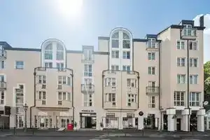 Home and Coliving Bonn Aparthotel, Бонн