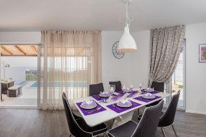 Villa Sirena, Kaštel Kambelovac