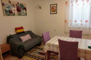 Stay in the Heart of Zadar at Peninsula Accommodation, Задар