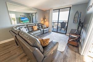 Ocean Views and Pool Access - Stunning Vacation Haven, Миртл Бич