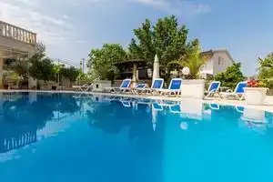 Villa Stil - Studio Apartment with Balcony and Sea View 103, Трогир