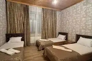 Cozy House with Swimming Pool Near City Center No1, Габала